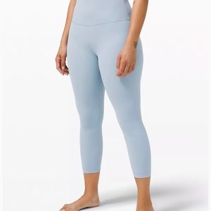 Lululemon align crop 21’ color blue size 2